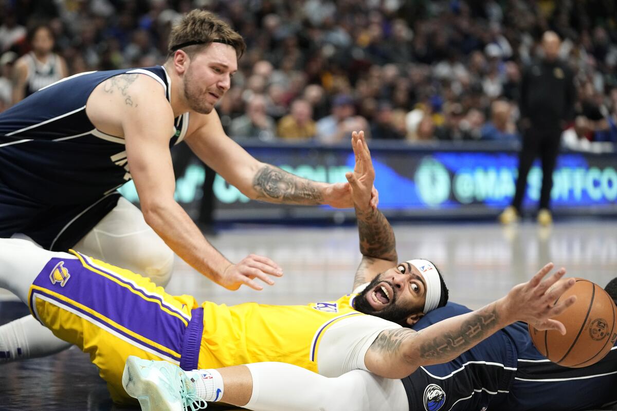 Lakers rally falls short as Luka Doncic leads Mavericks to a win - Los Angeles Times