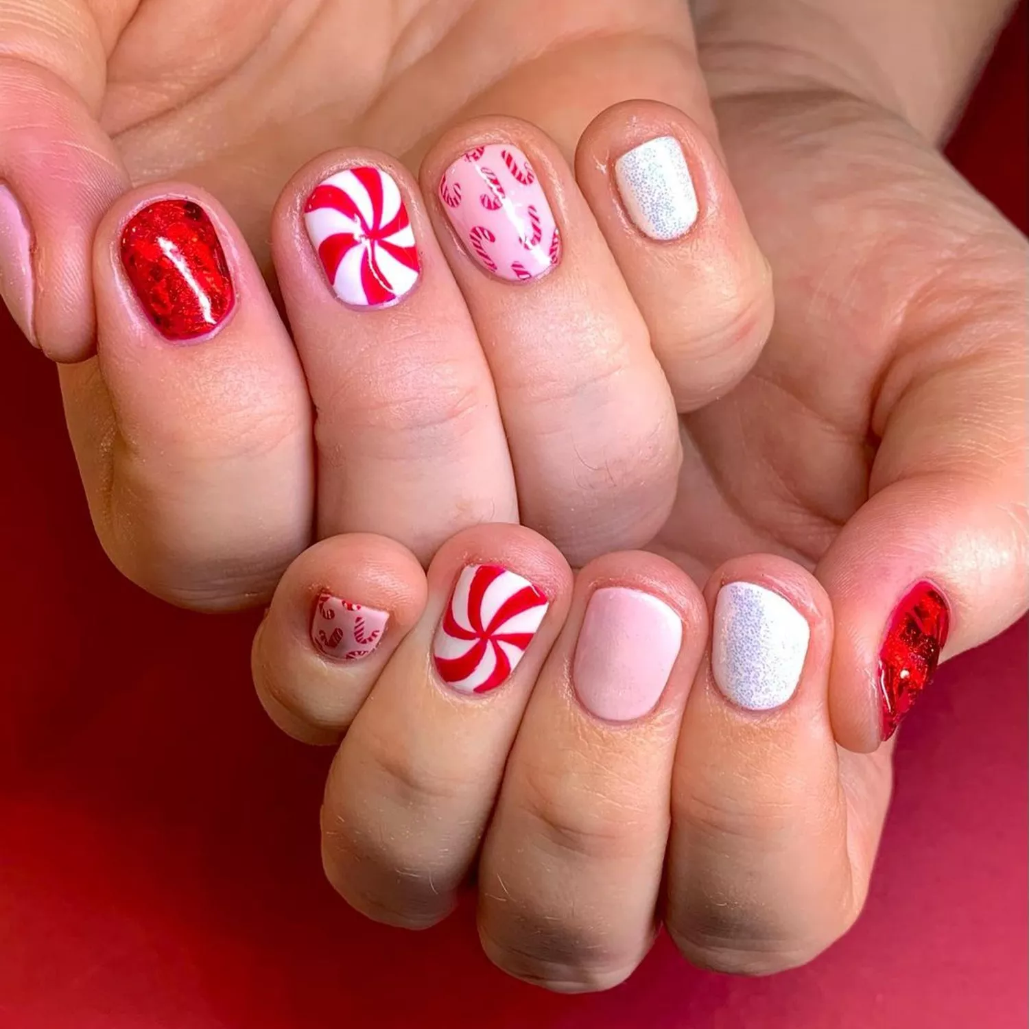 Candy Cane Lane Nails - Byrdie Short Christmas Nails 