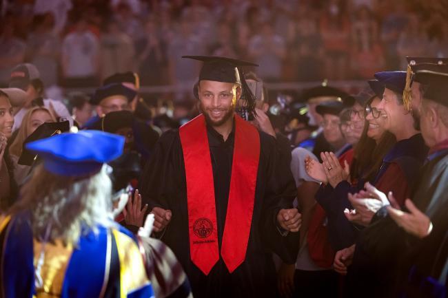 Davidson's Stephen Curry Celebrates Graduation, Hall of Fame Induction With  His 'Home Team' | Davidson