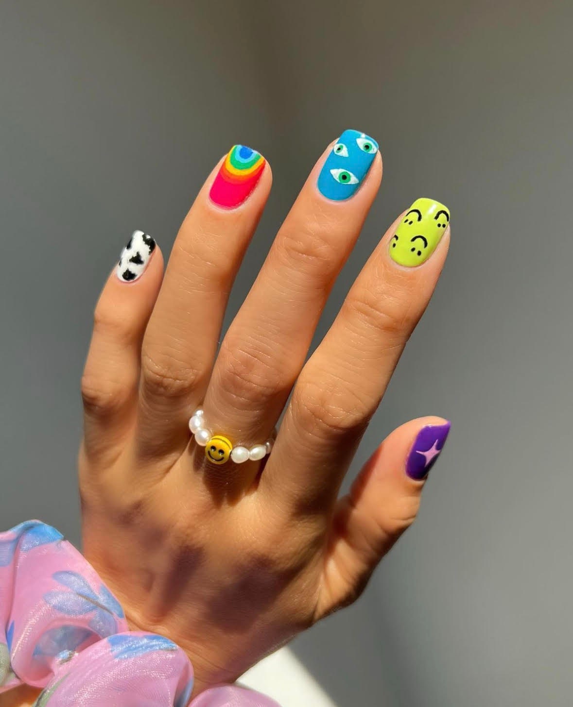 Multidesign neon nails