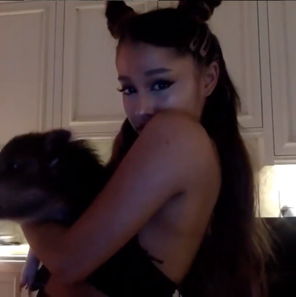 Ariana Grande gives some love to her pet pig, Piggy Smallz.