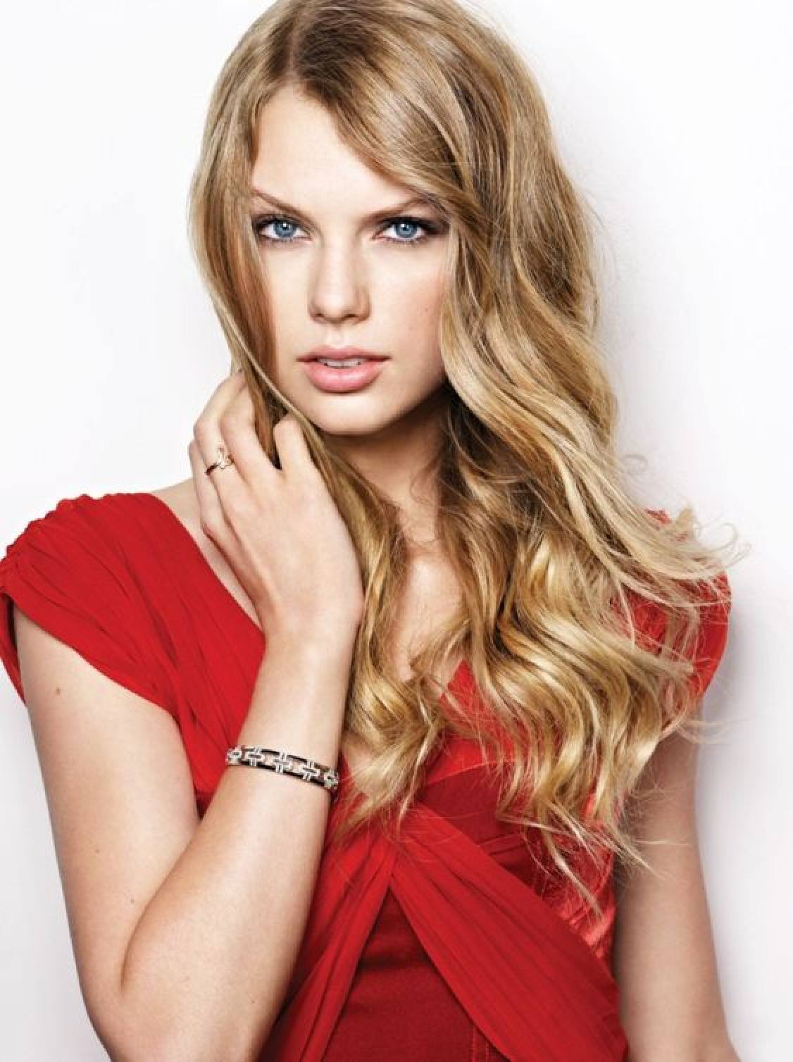 Not just one for big statement pieces, Taylor Swift has also rocked delicate Cartier bracelets for a magazine photo shoot. Photo: Marie Claire