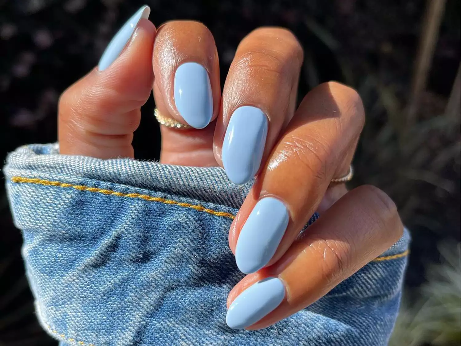 baby blue nails