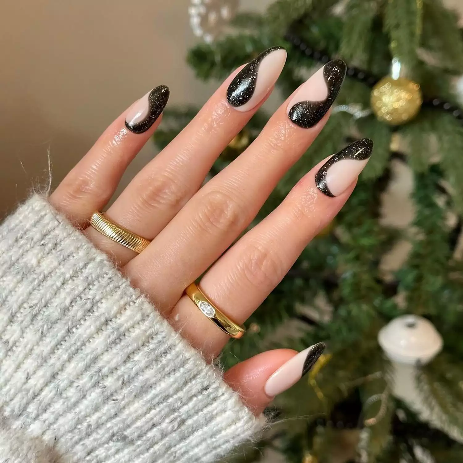 Black Glitter Swirl Nails - Byrdie Black Nail Designs