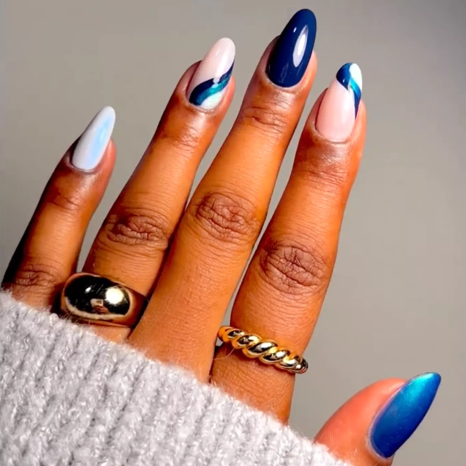 dark blue swirly nails 