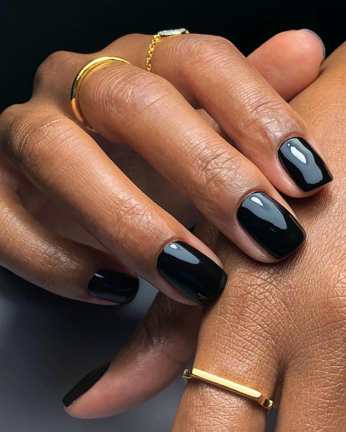 gel nail designs: black nails @paintedbyjools