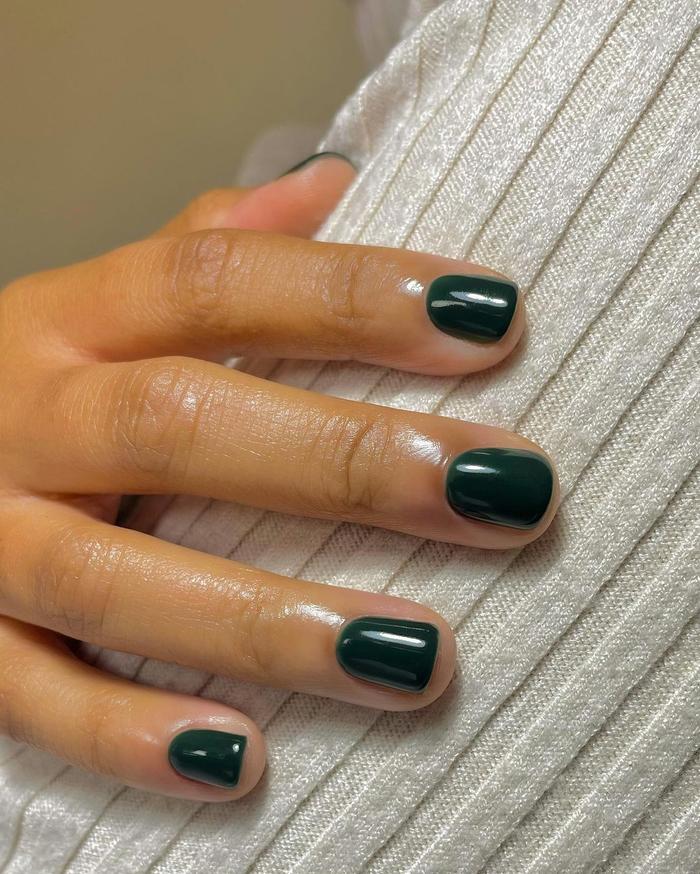 gel nail designs: crocodile green nails @paintedbyjools