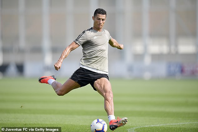 Ronaldo tập luyện hăng say chờ "phục thù", mạch máu ở bắp đùi nổi chằng  chịt như dây điện