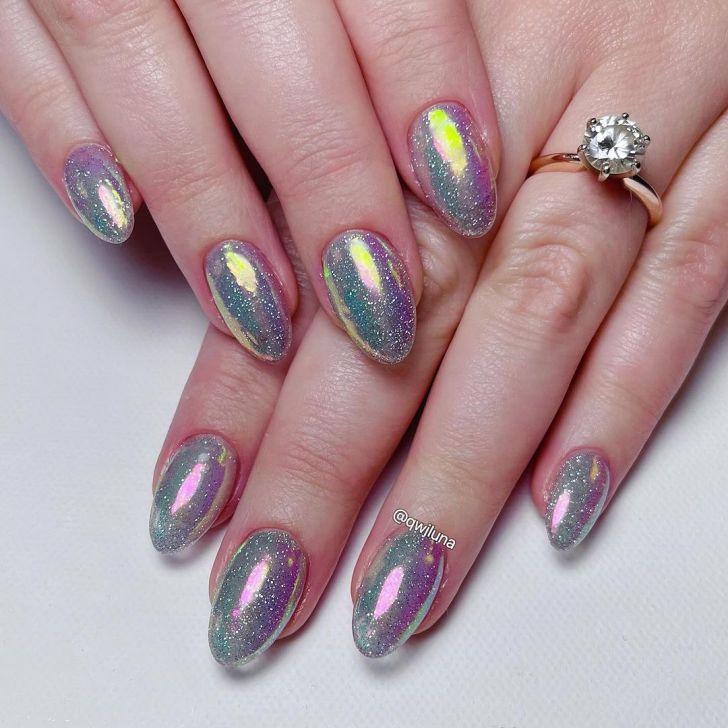 simple holographic glitter new years nail designs and ideas