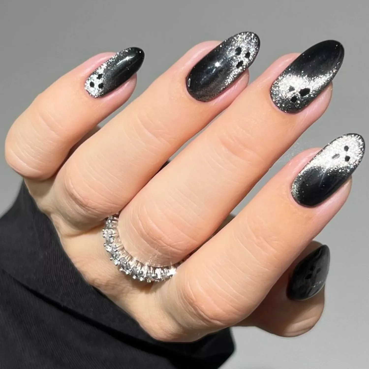 Ghosty Black Velvet Nails - Byrdie Black Glitter Nails 