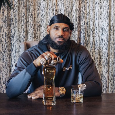 LEBRON JAMES SPORTS ALL FOUR CHAMPIONSHIP RINGS AS HE UNVEILS NEW BOTTLE  FOR LOBOS 1707 EXTRA AÑEJO TEQUILA – African American Golfer's Digest