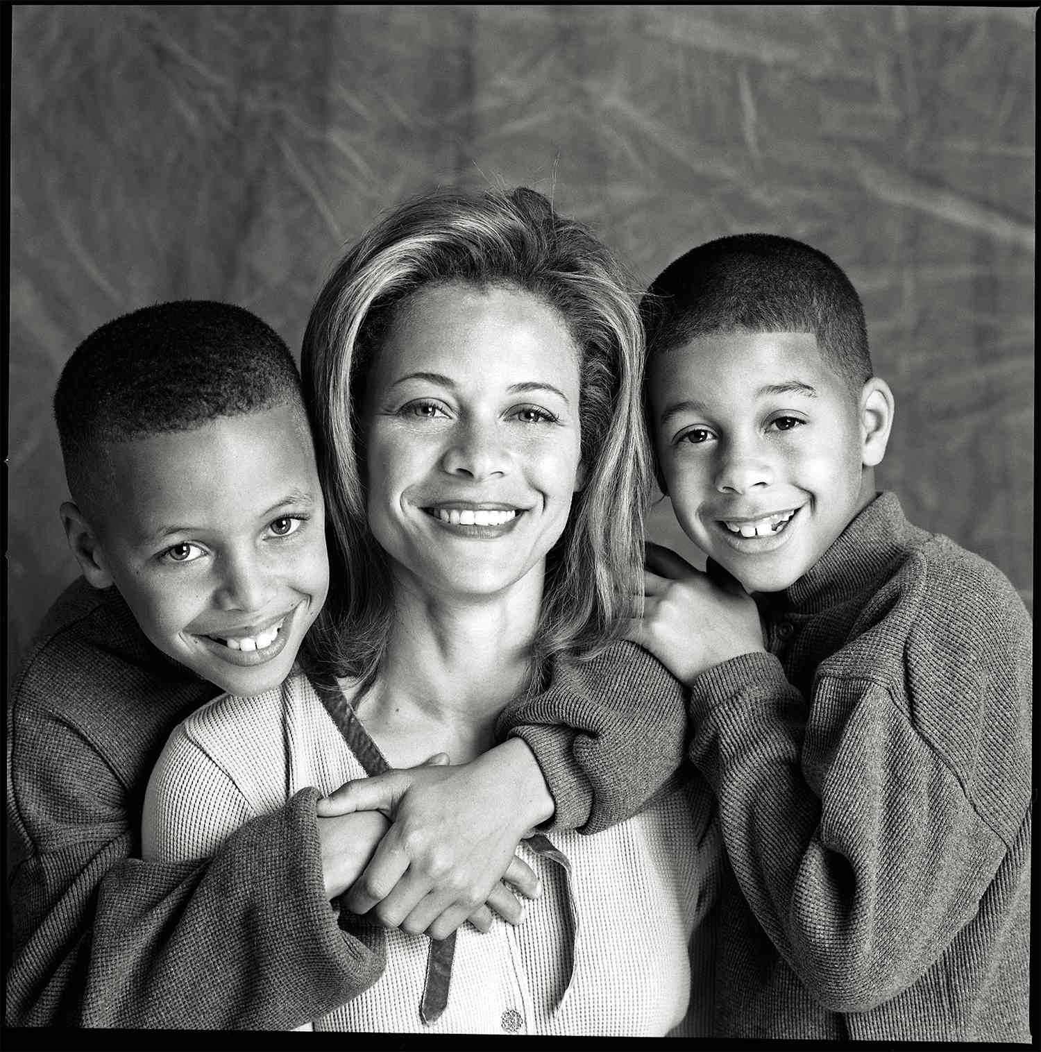 Sonya Curry Releasing Memoir About Raising NBA Sons Stephen and Seth