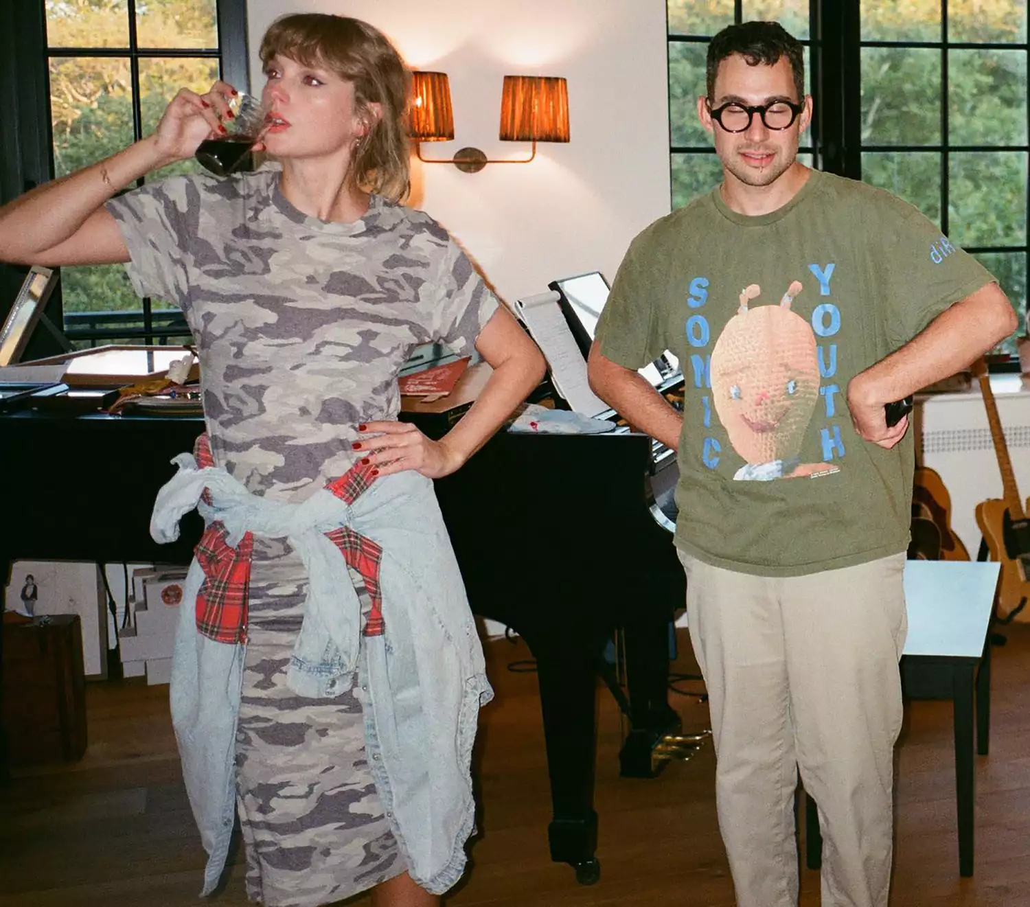 https://www.instagram.com/p/CWMCp2BpHiO/. Jack Antonoff /Instagram