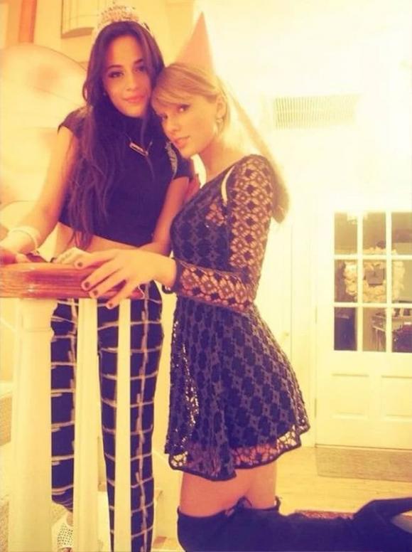 Taylor Swift, biệt đội bạn bè của Taylor Swift, Selena Gomez, Gigi Hadid, Cara Delevingne