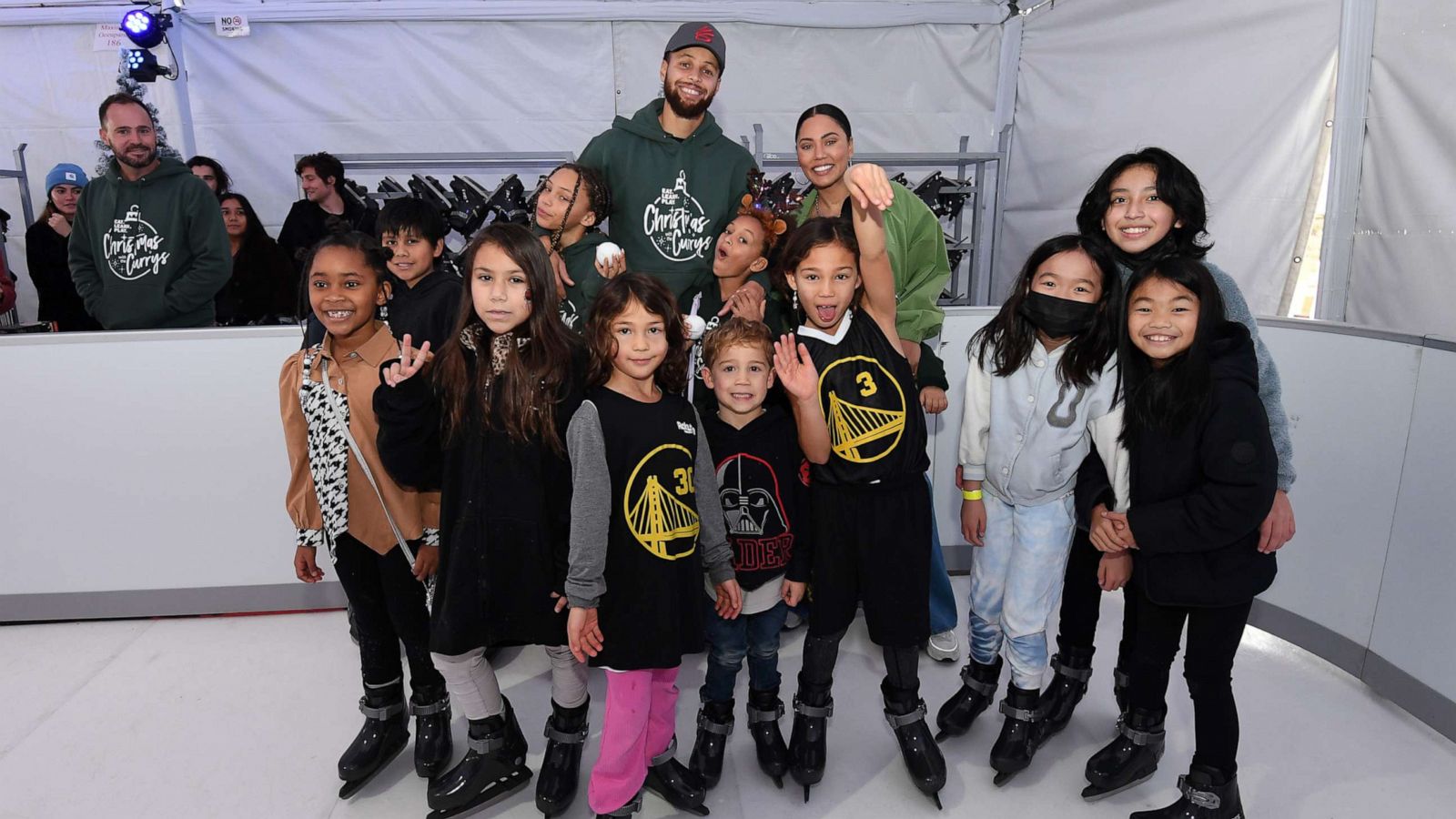 Stephen, Ayesha Curry host a winter wonderland for 500 kids, families in  need this holiday season - Good Morning America