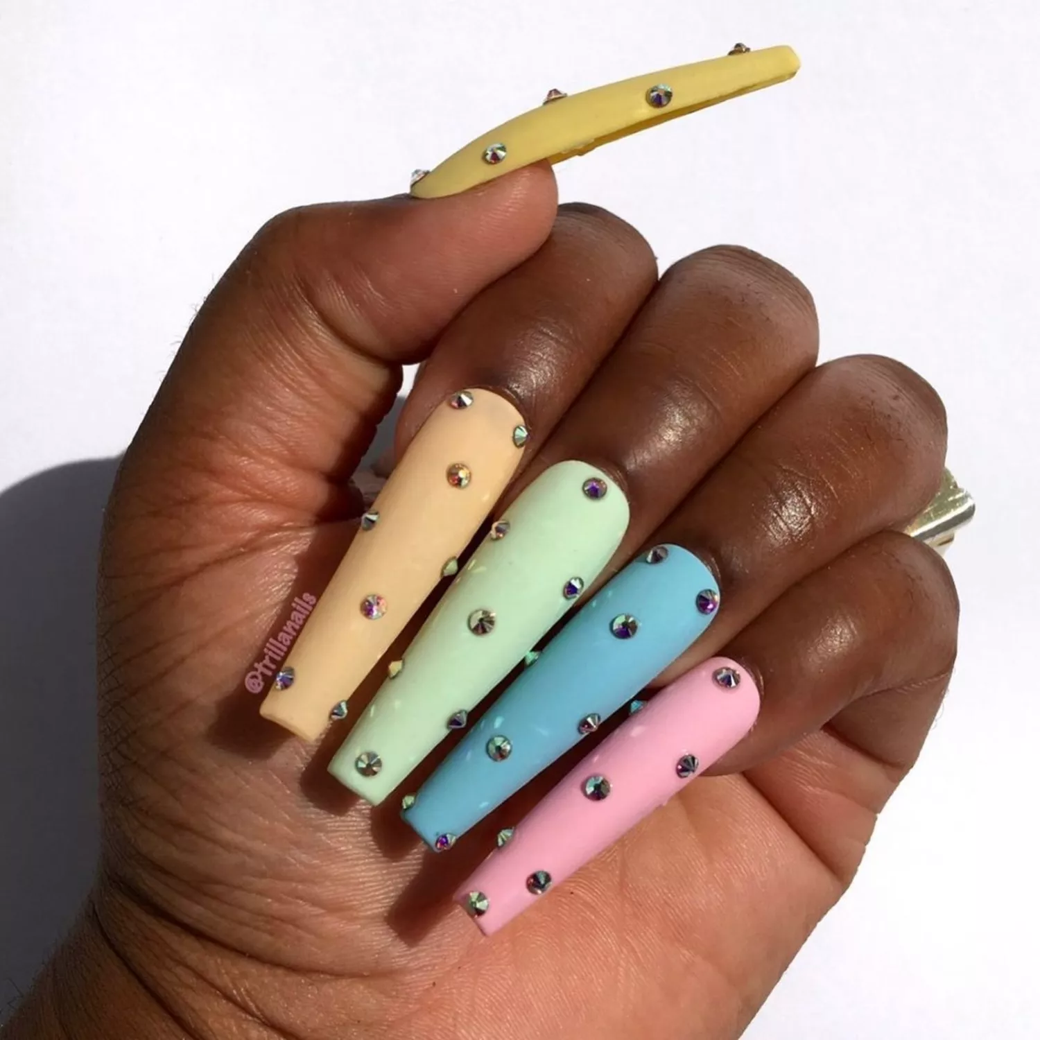 Long pastel colors with nail rhinestones