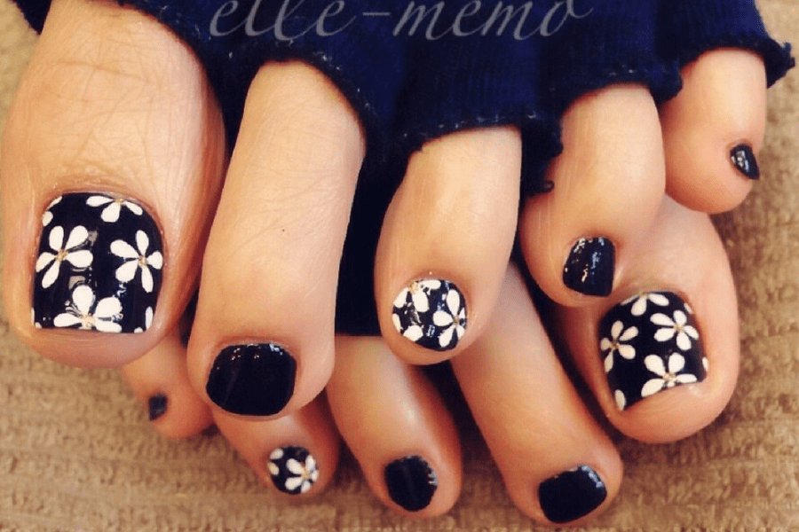 edgy floral pedicure 1