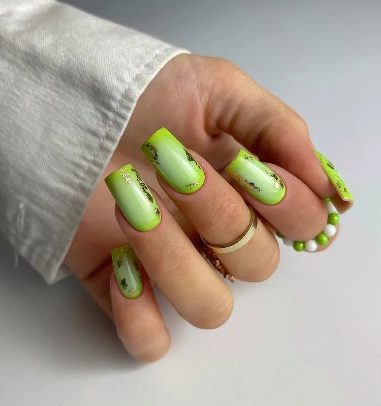 St Patrick nails 2023: 4 leaf clover and green nails – this is the recipe for good luck!