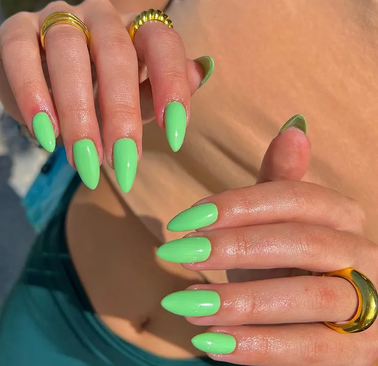 St Patrick nails 2023: 4 leaf clover and green nails – this is the recipe for good luck!