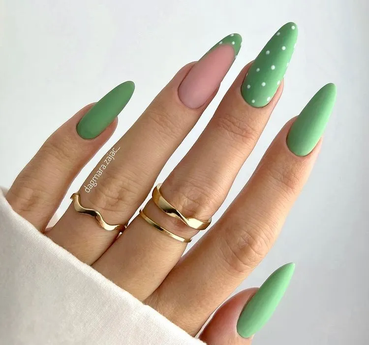 St Patrick nails 2023: 4 leaf clover and green nails – this is the recipe for good luck!