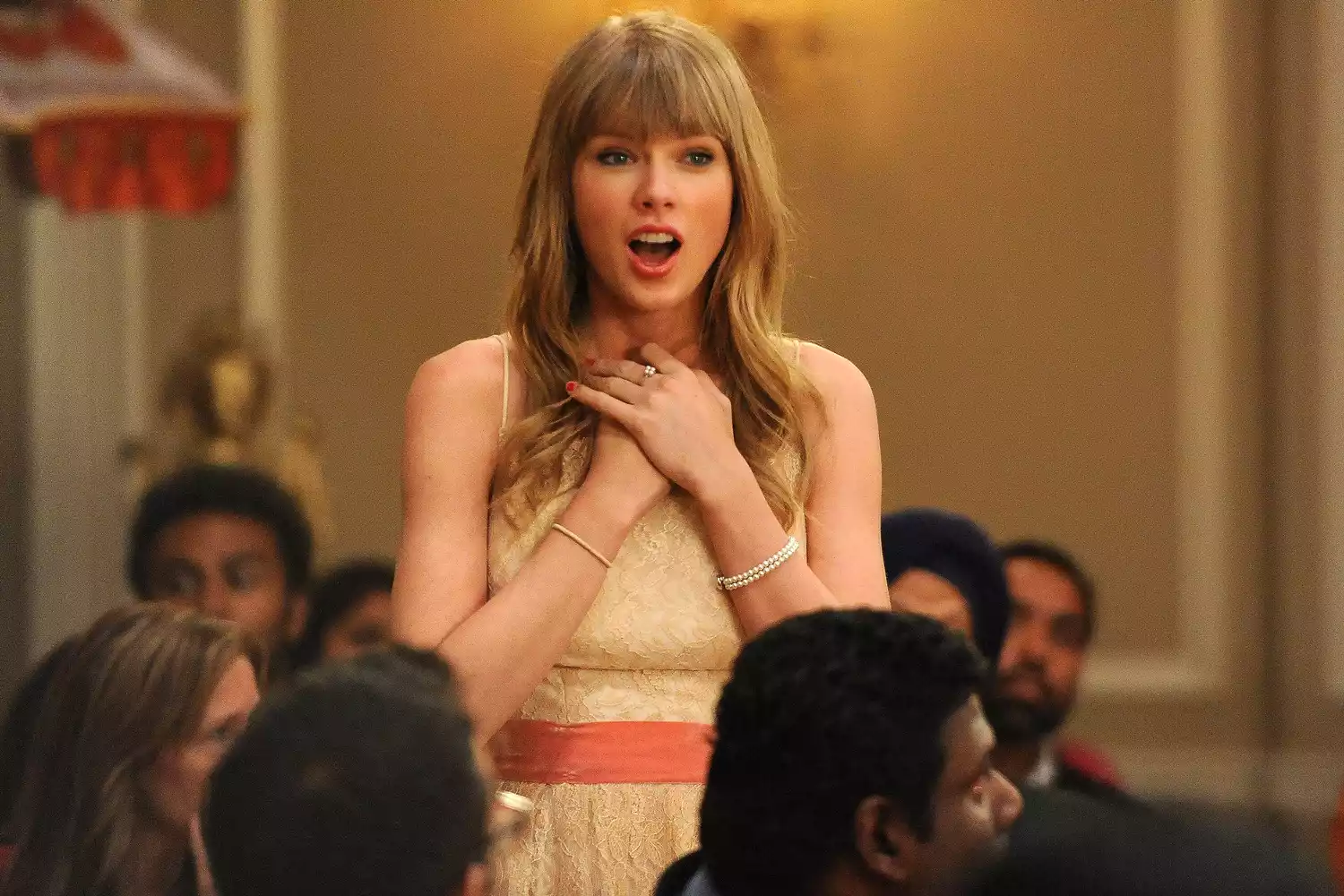 Taylor Swift guest-stars in the Elaine's Big Day season finale episode of NEW GIRL airing Tuesday, May 14, 2013 