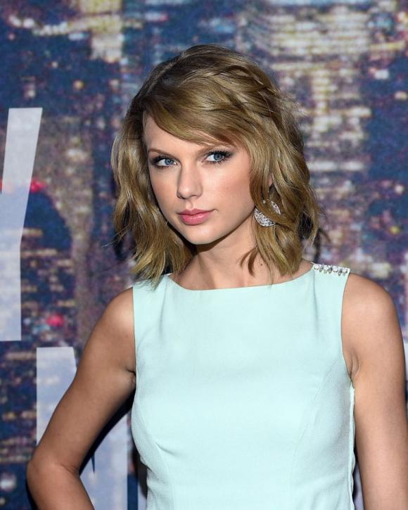 Taylor Swift,tóc đẹp như sao, tóc ngắn, mẫu tóc chấm vai