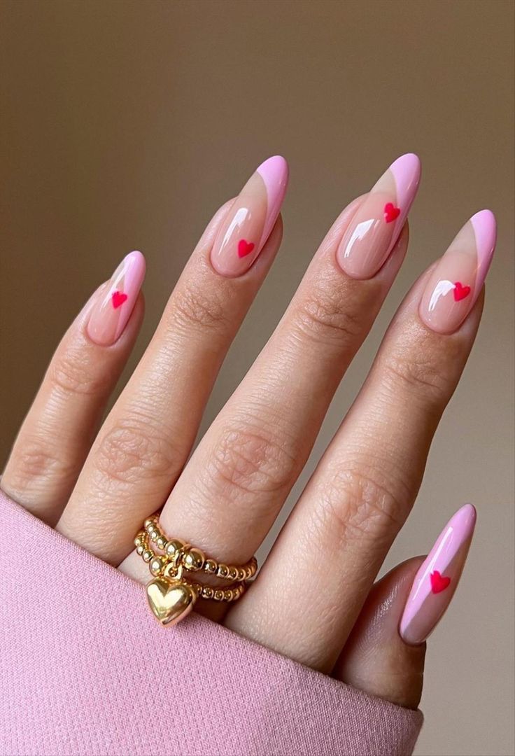 22 Cute Heart Nails Art Perfect For Valentine's Day - Hi Fashion Girl | Heart  nails, Almond nails, False nails