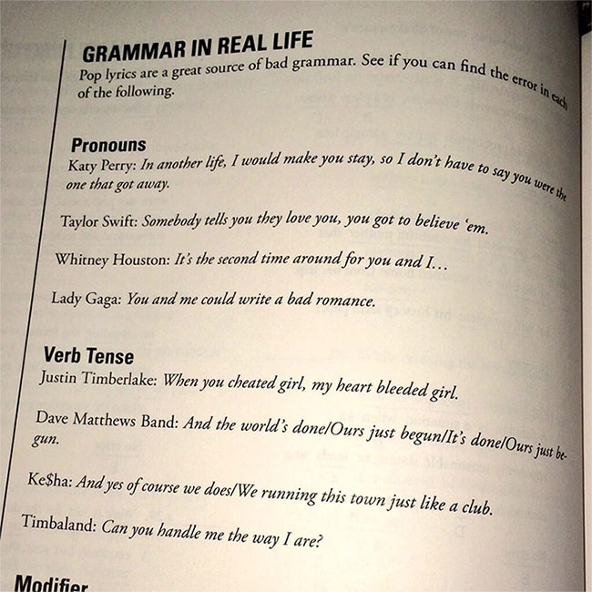 “Miss Grammar” Taylor Swift: Sửa sai chính tả cho fan, tổ chức luyện thi hàng đầu thế giới bắt lỗi lyric vẫn thẳng thừng đáp trả đừng nhờn với ngữ pháp của chị” - Ảnh 1.