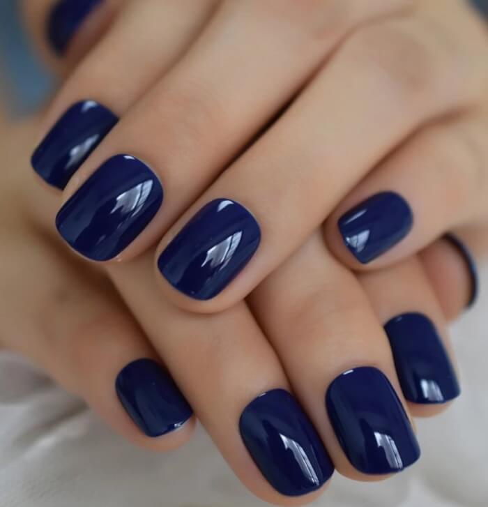 20+ Gorgeous Navy Nails For A Refreshing Manicure - 143