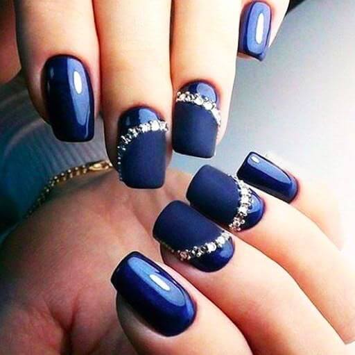 20+ Gorgeous Navy Nails For A Refreshing Manicure - 147