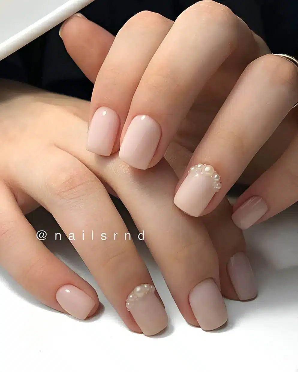 30 Simple Yet Stunning Nail Art Designs - 247