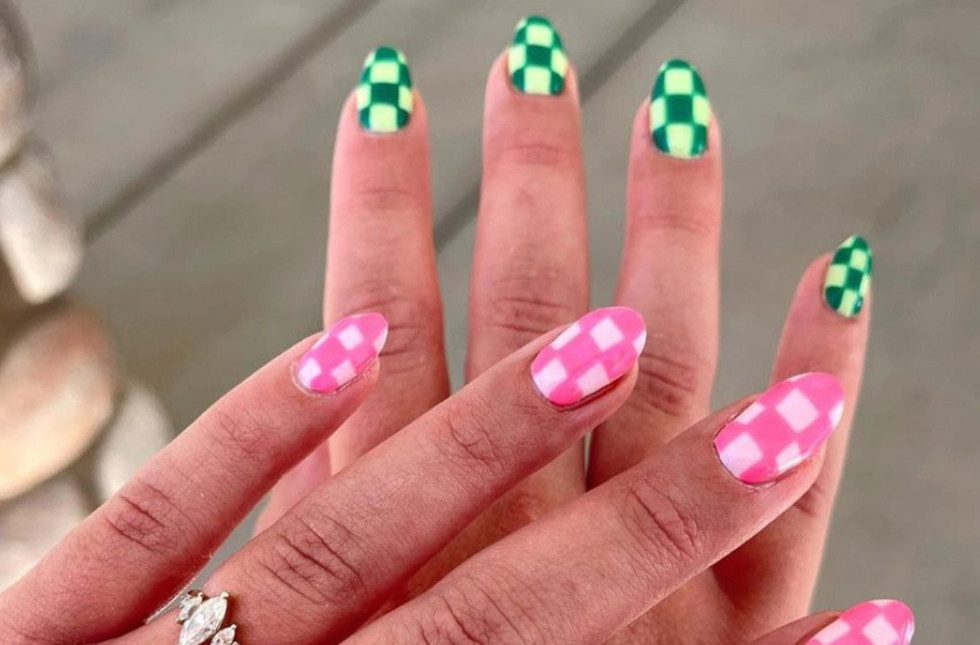 gel checkered nails