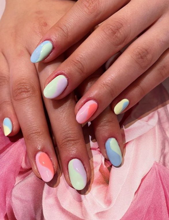 two tone pastel summer nails