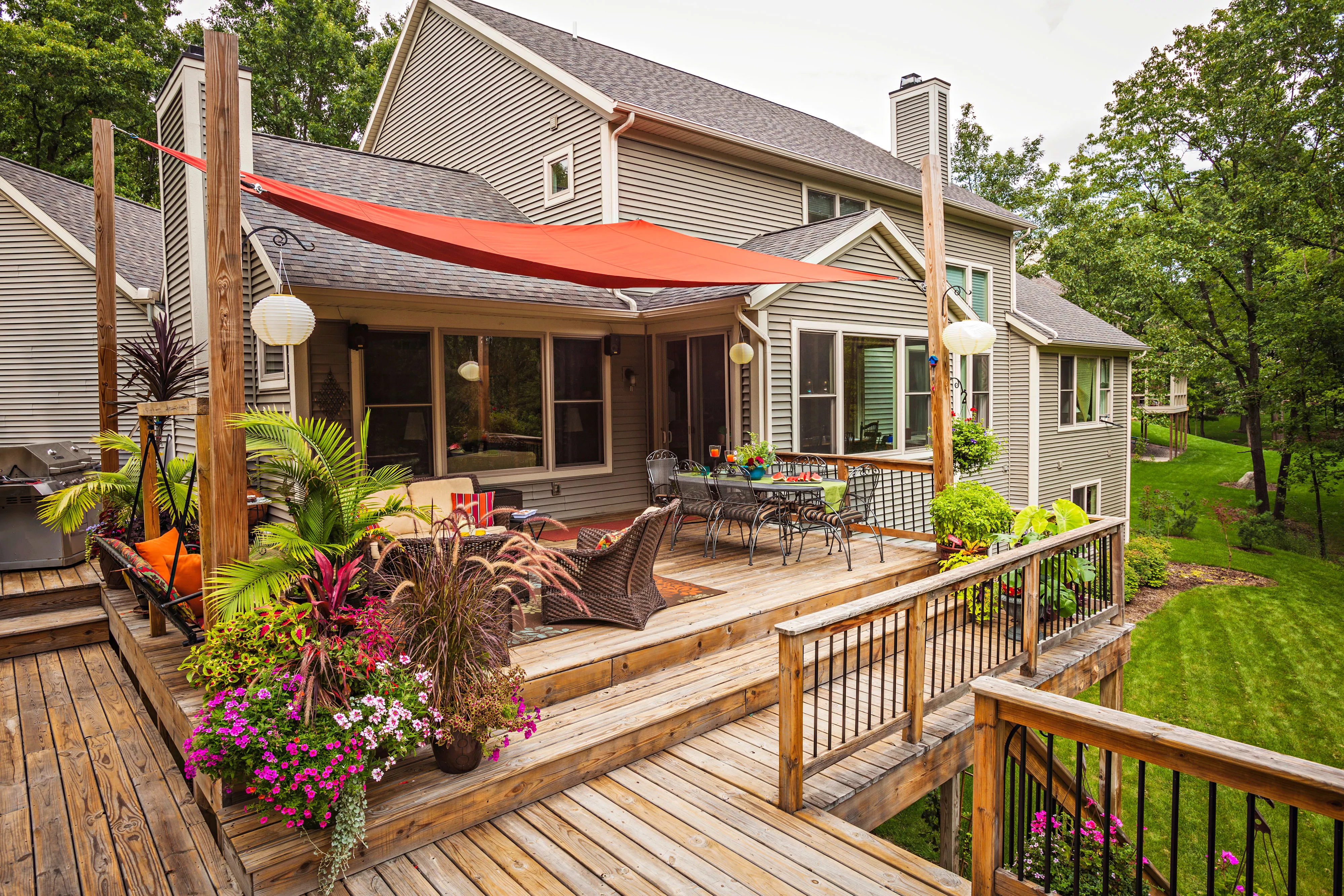 Deck fabric shade