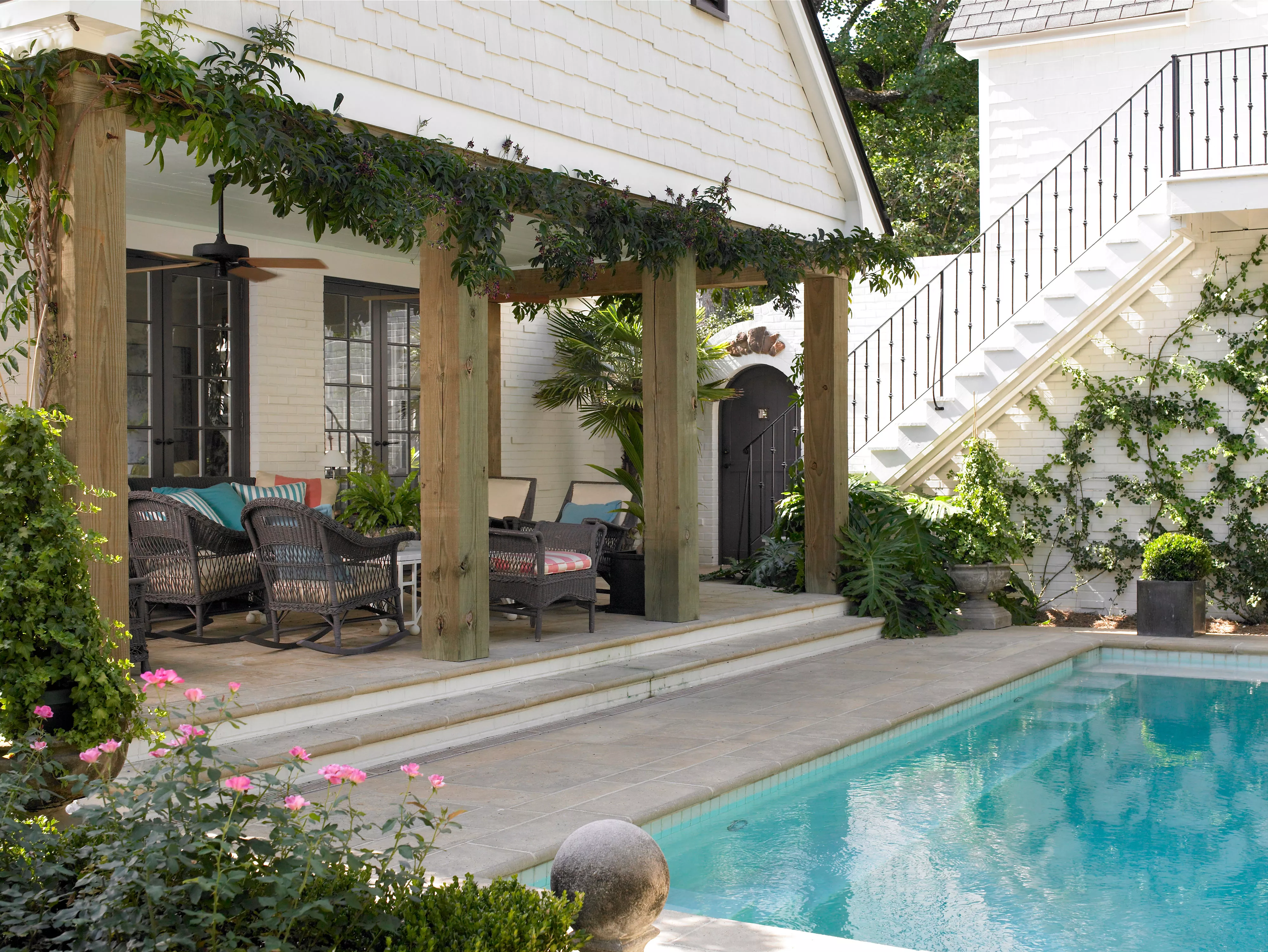 Pool house patio