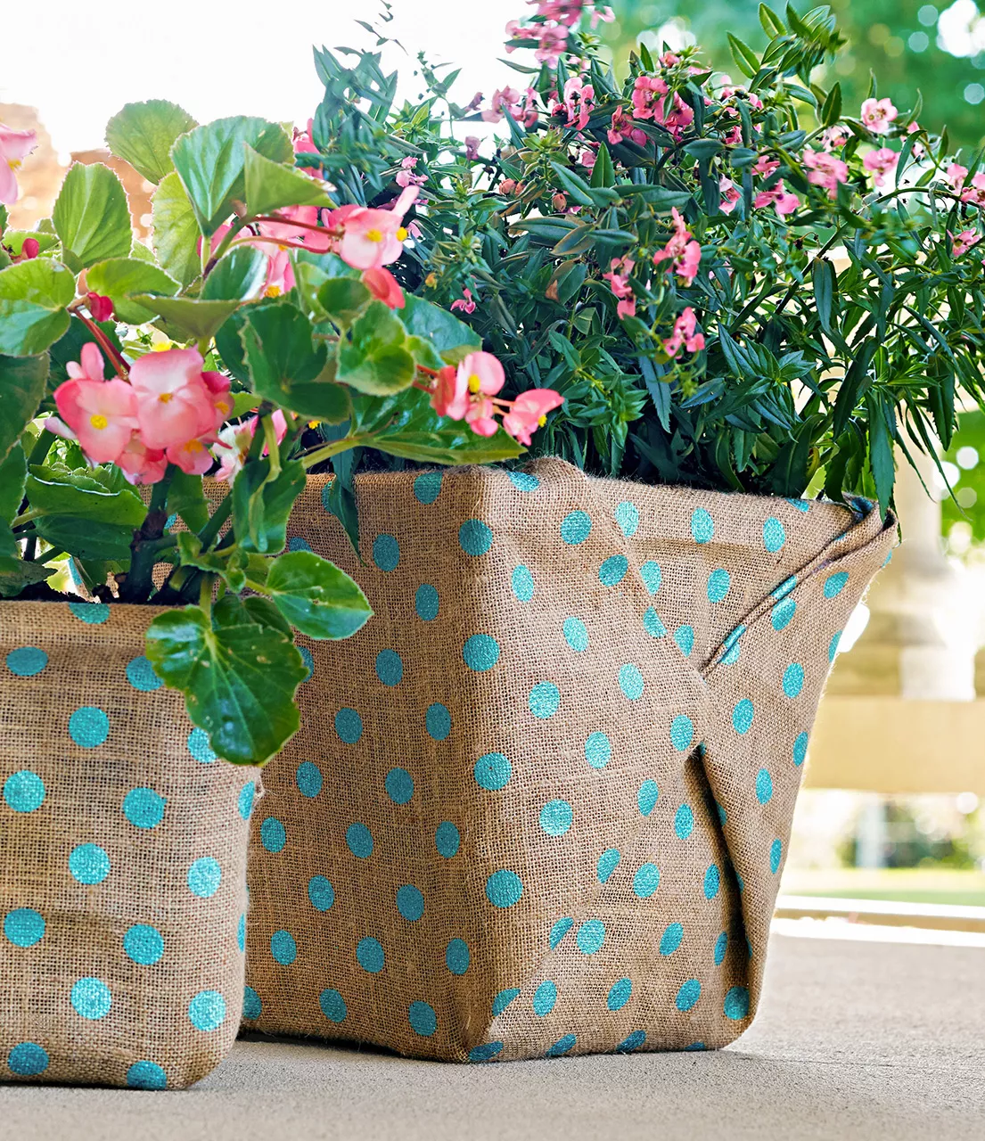 blue dot burlap planter