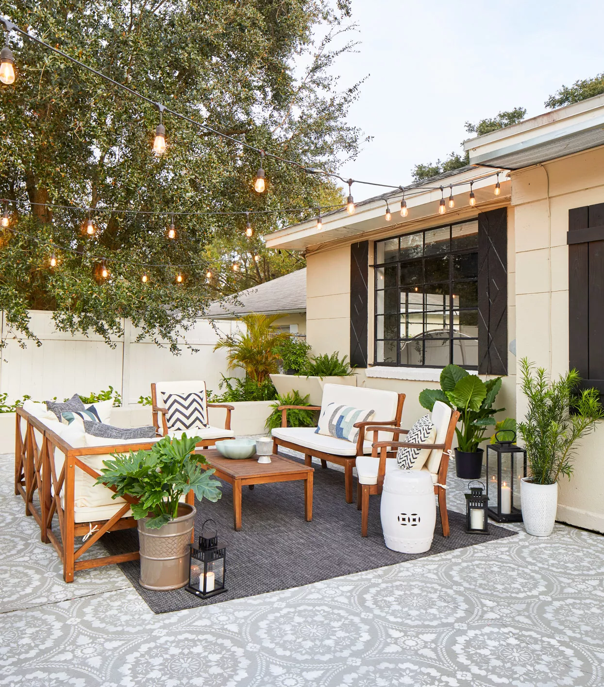 outdoor sitting area with patterned tile