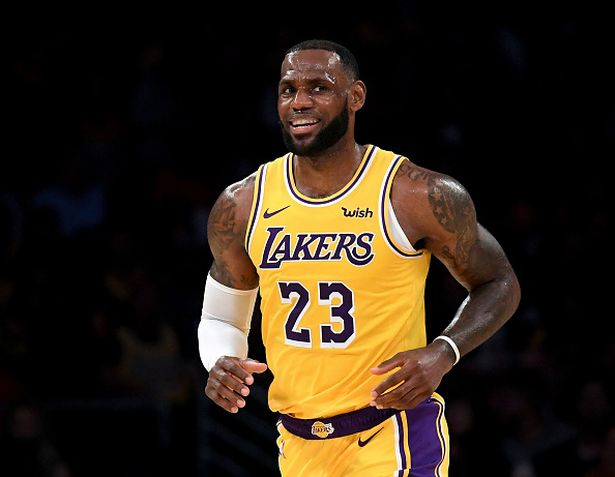 Bí quyết “tiền đẻ ra tiền” của vận động viên tỷ phú LeBron James được chú ruột dạy từ khi 3 tuổi: “Đi ăn, đi chơi với 1 đô la, những hãy tiết kiệm đồng đô la còn lại” - Ảnh 2.