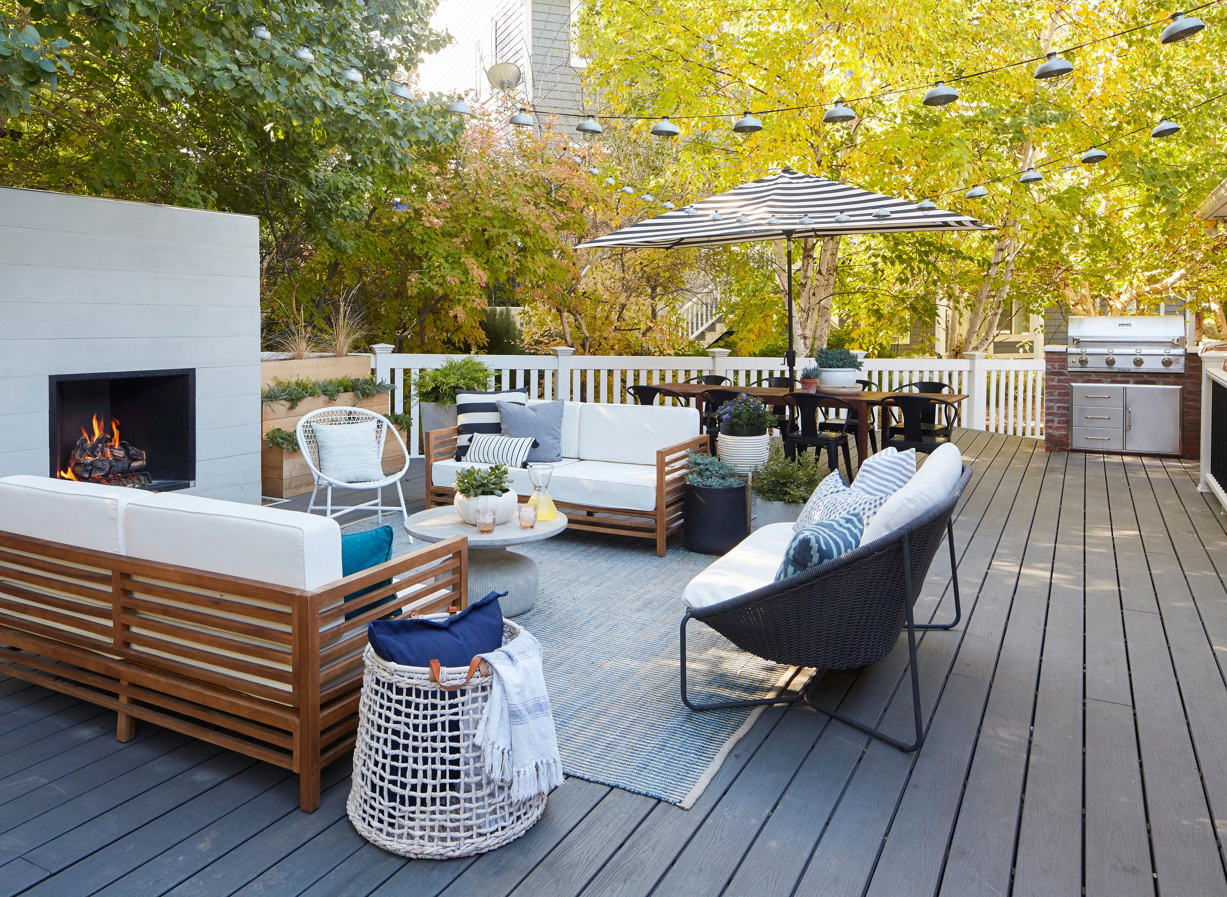 Modern deck fireplace