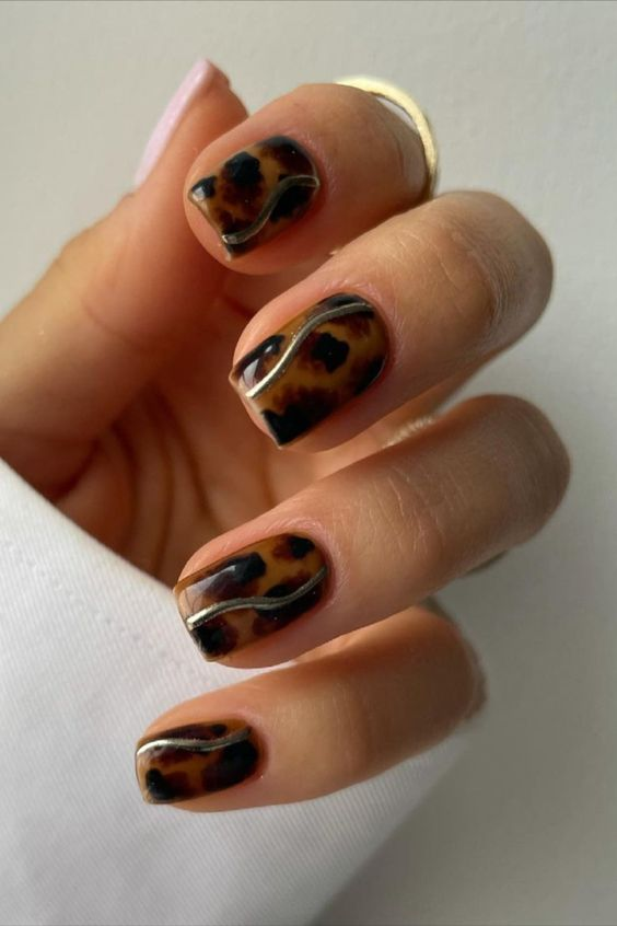 Tortoise Shell Nails with Single Silver 