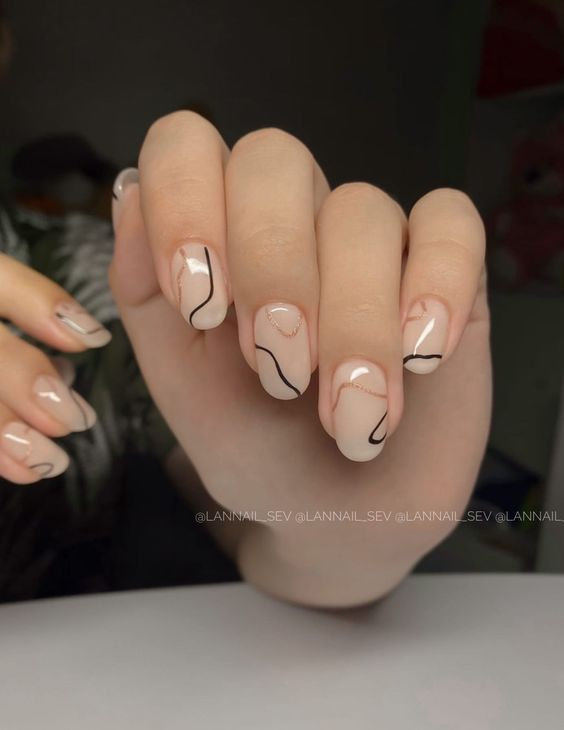 Minimalist Line Nail Art