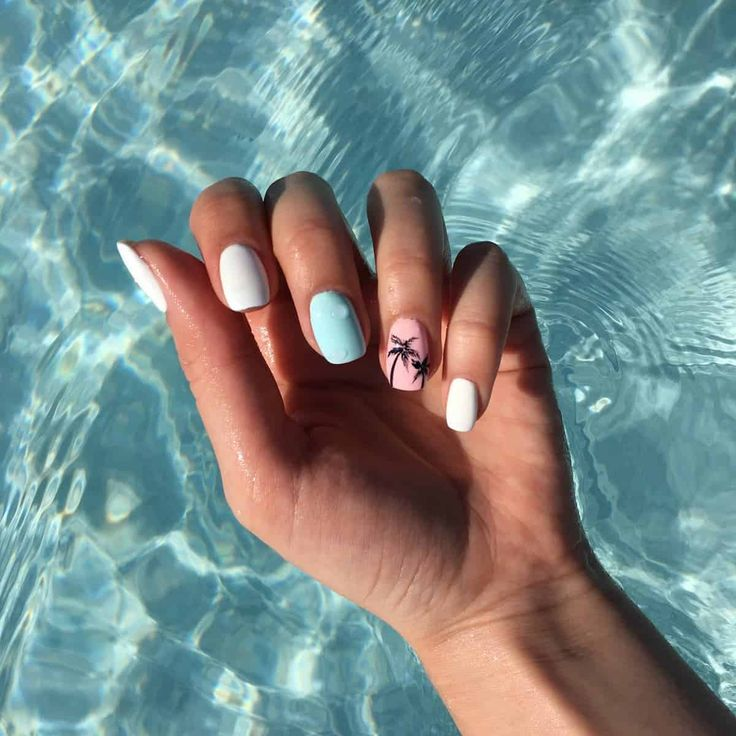 Palm Trees Nails