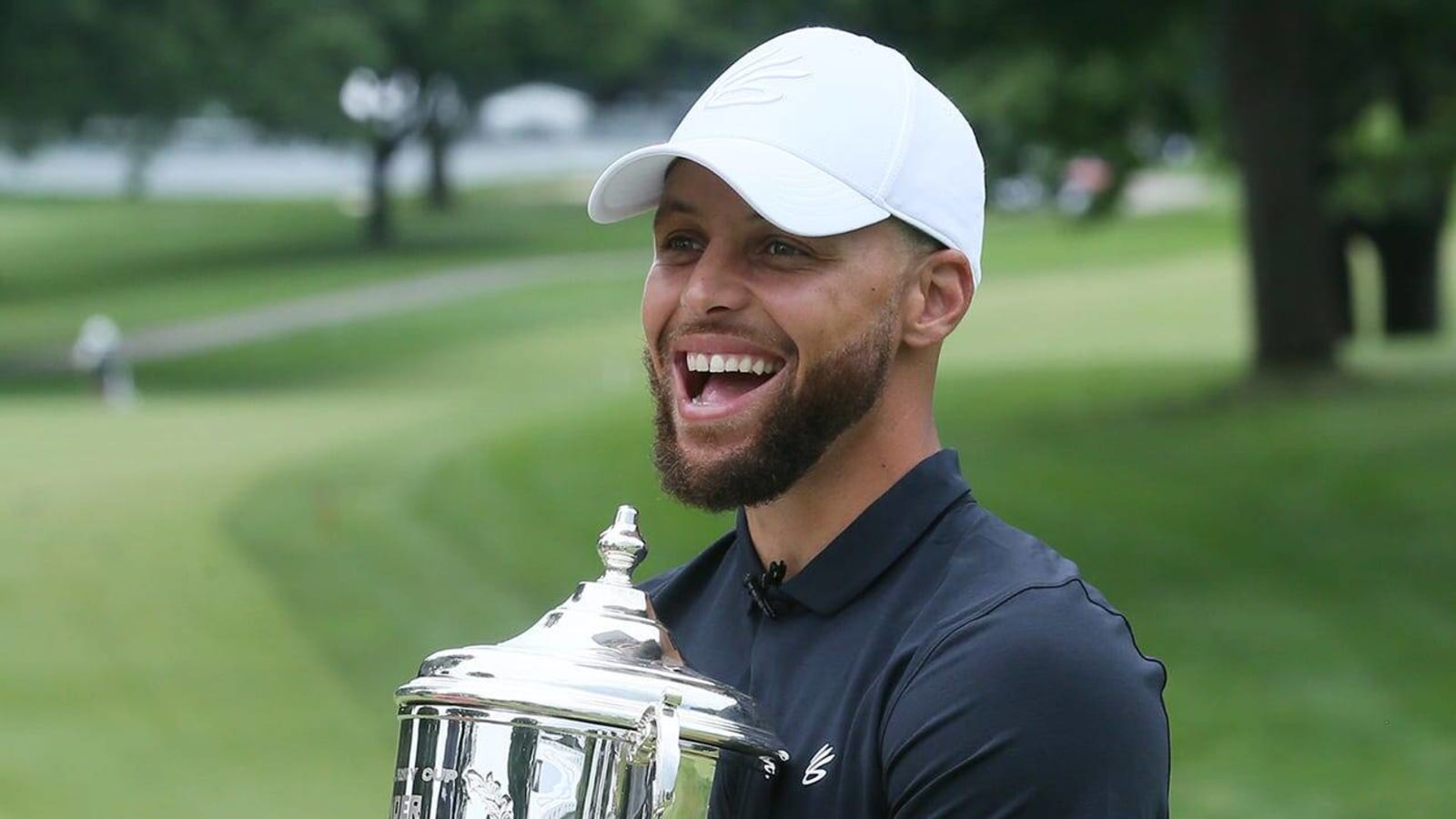 Watch: Stephen Curry drills hole-in-one at celebrity golf tournament |  Yardbarker