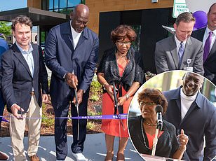 Michael Jordan weeps during grand opening of his third clinic with his mom  in North Carolina | Daily Mail Online