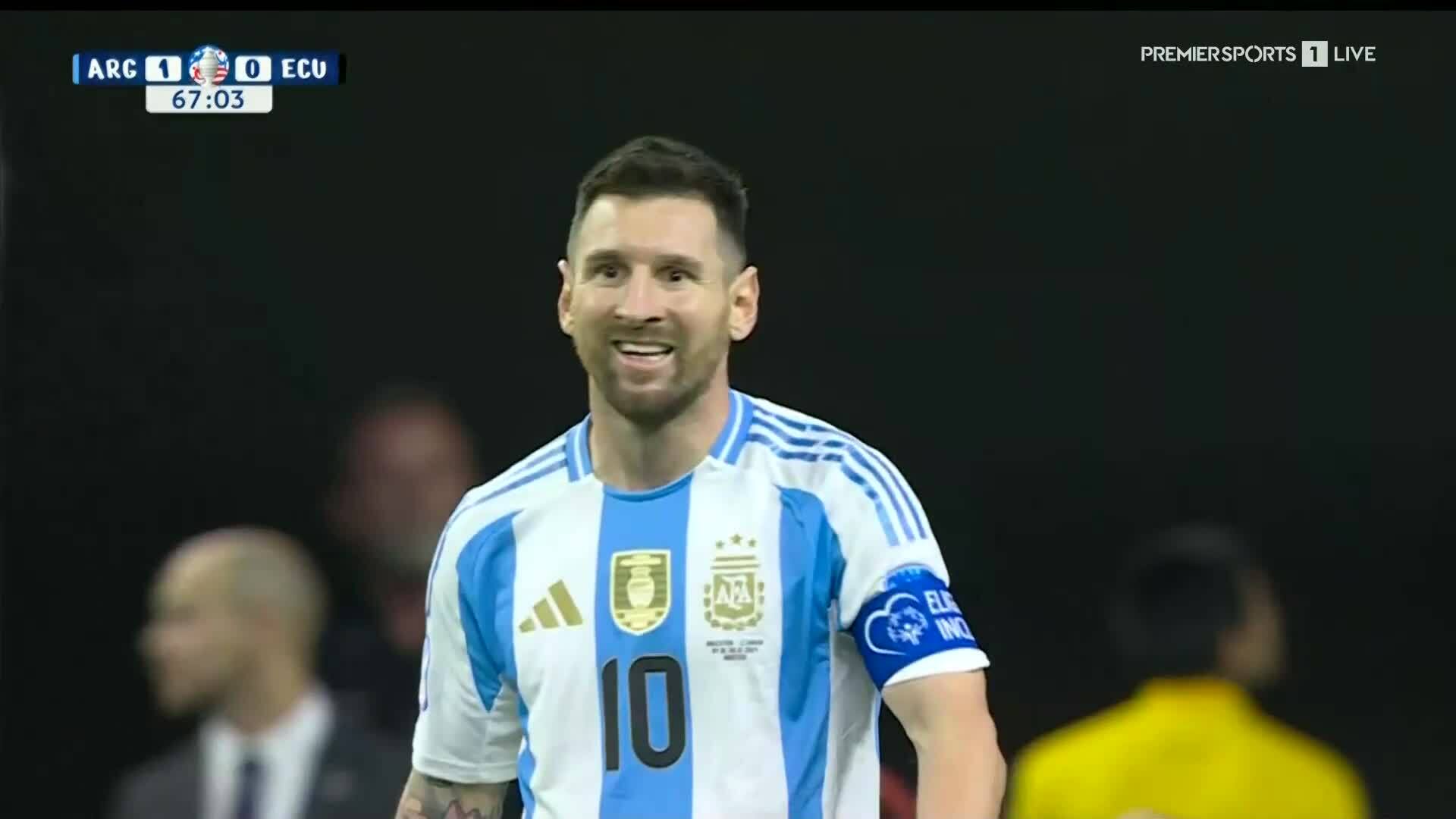 Màn trình diễn của Messi ở trận Argentina - Ecuador